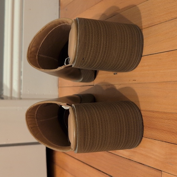 Universal Thread Heeled Mule - Picture 3 of 9